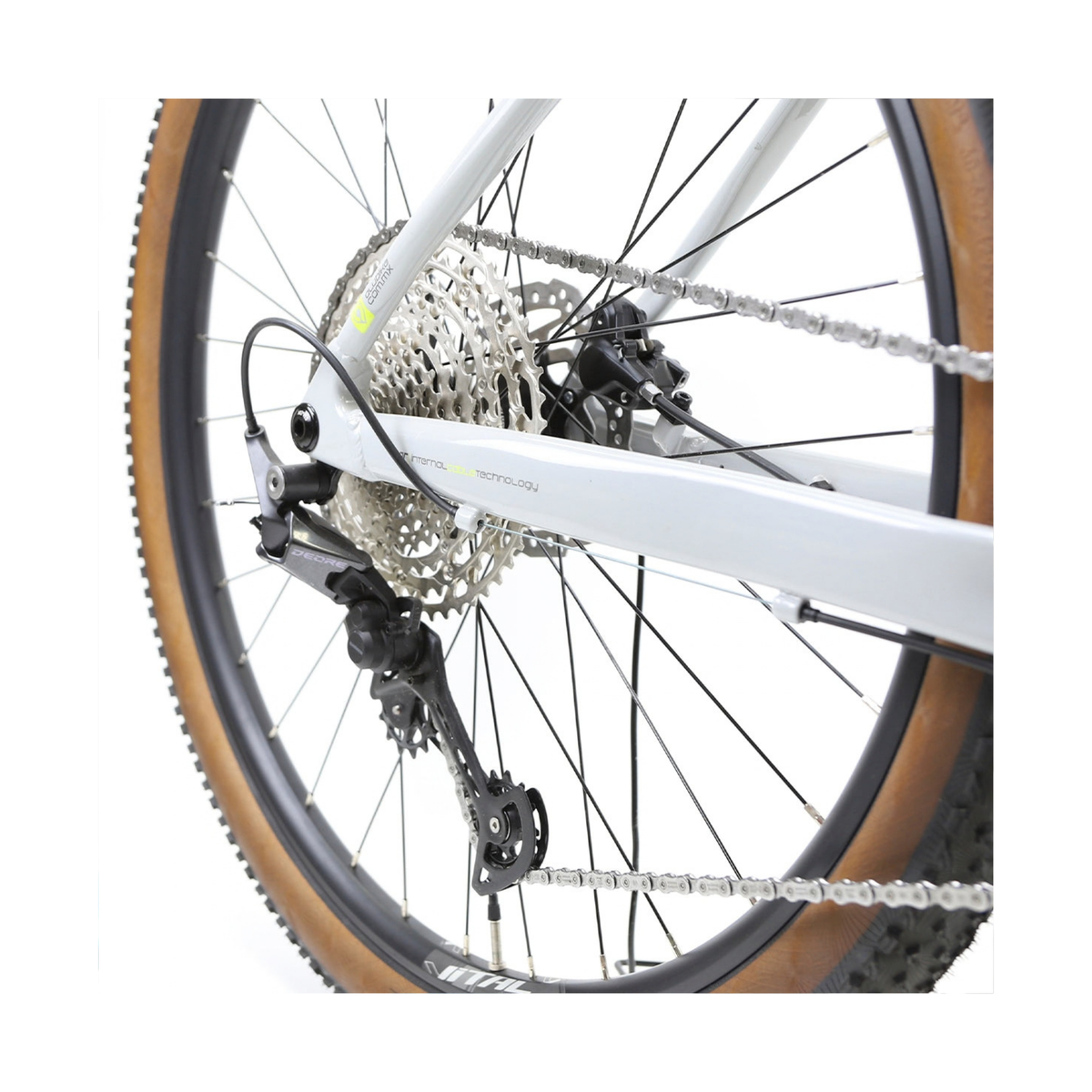 Nueva Alubike XTA 2.5 29”  Shimano Deore 12V